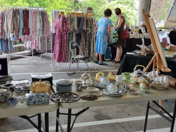 Clothes & Jewelry