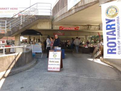 Pic of market entrance